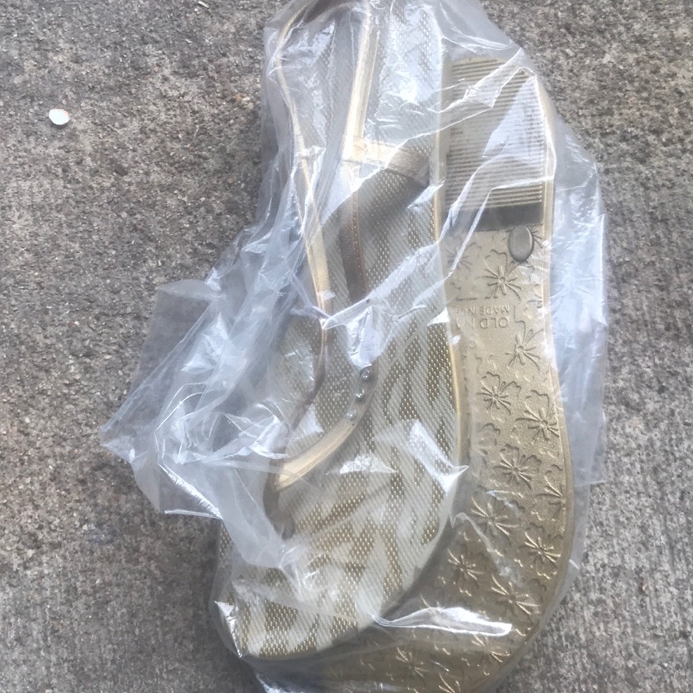 New gold Old Navy flip-flops